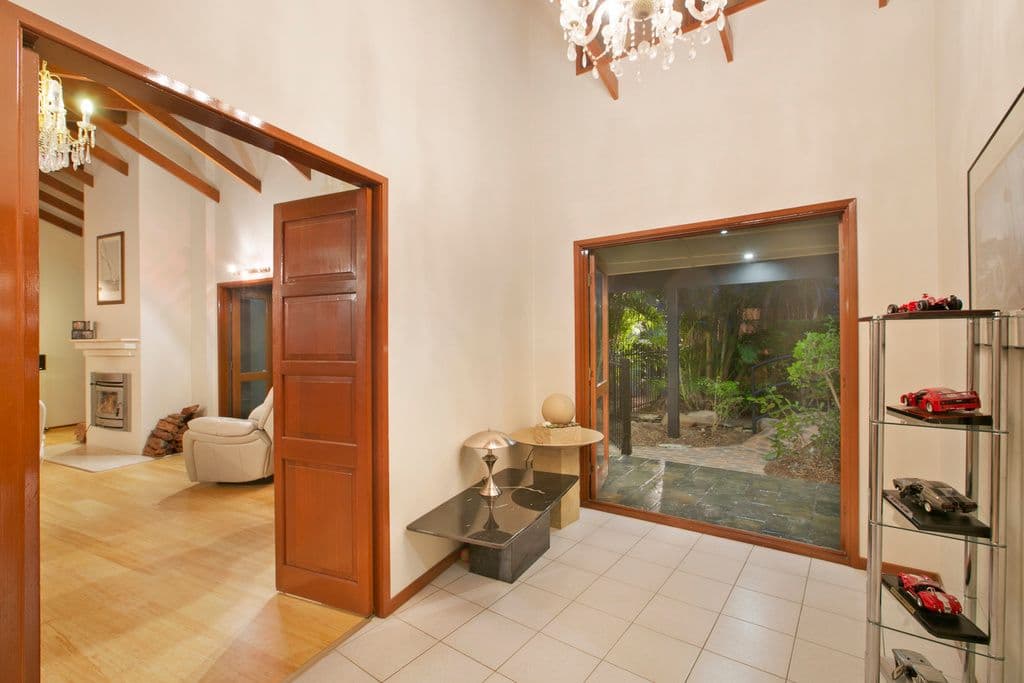 8 Deverton Court, Carindale QLD 4152, Carindale - Thumbnail 4