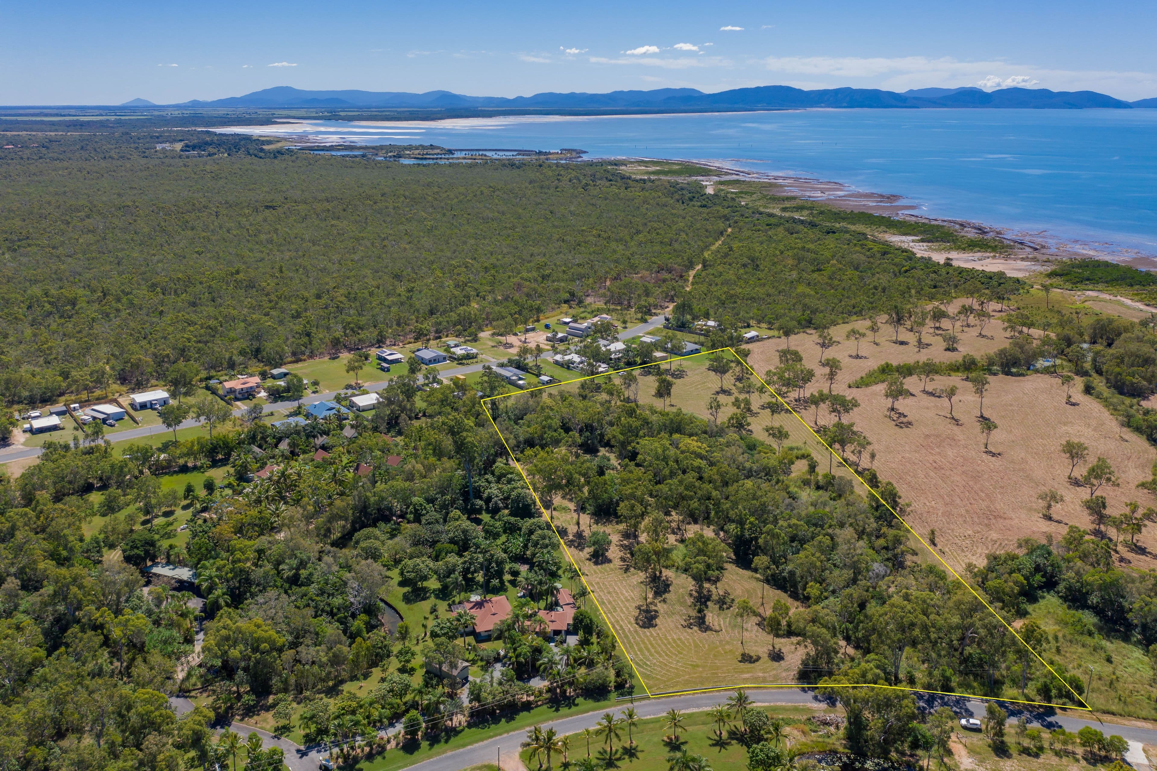 10 Patterson Street, Midge Point QLD 4799, Midge Point - Thumbnail 8