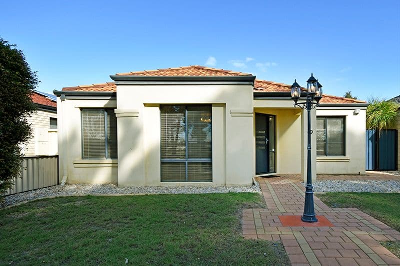 39 Vaucluse Crescent, Ellenbrook WA 6069, Ellenbrook - Thumbnail 2