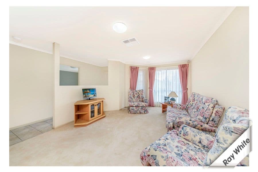 18 Oxenham Circuit, Gordon ACT 2906, Gordon - Thumbnail 4