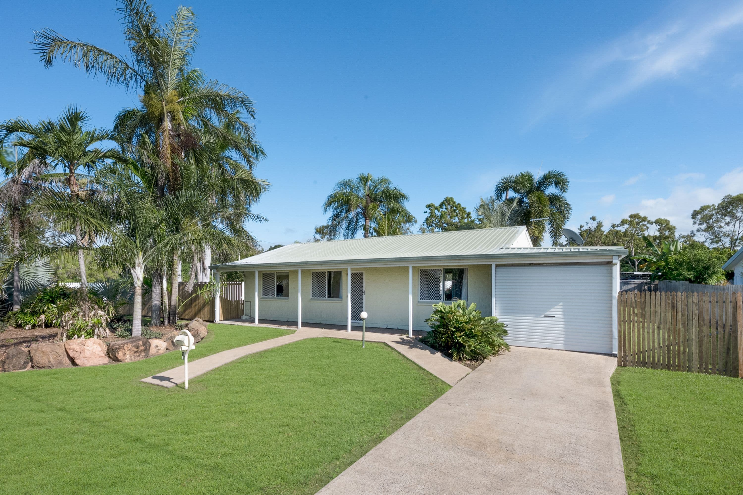 19 Gardiner Court, Kelso QLD 4815, Kelso - Thumbnail 2