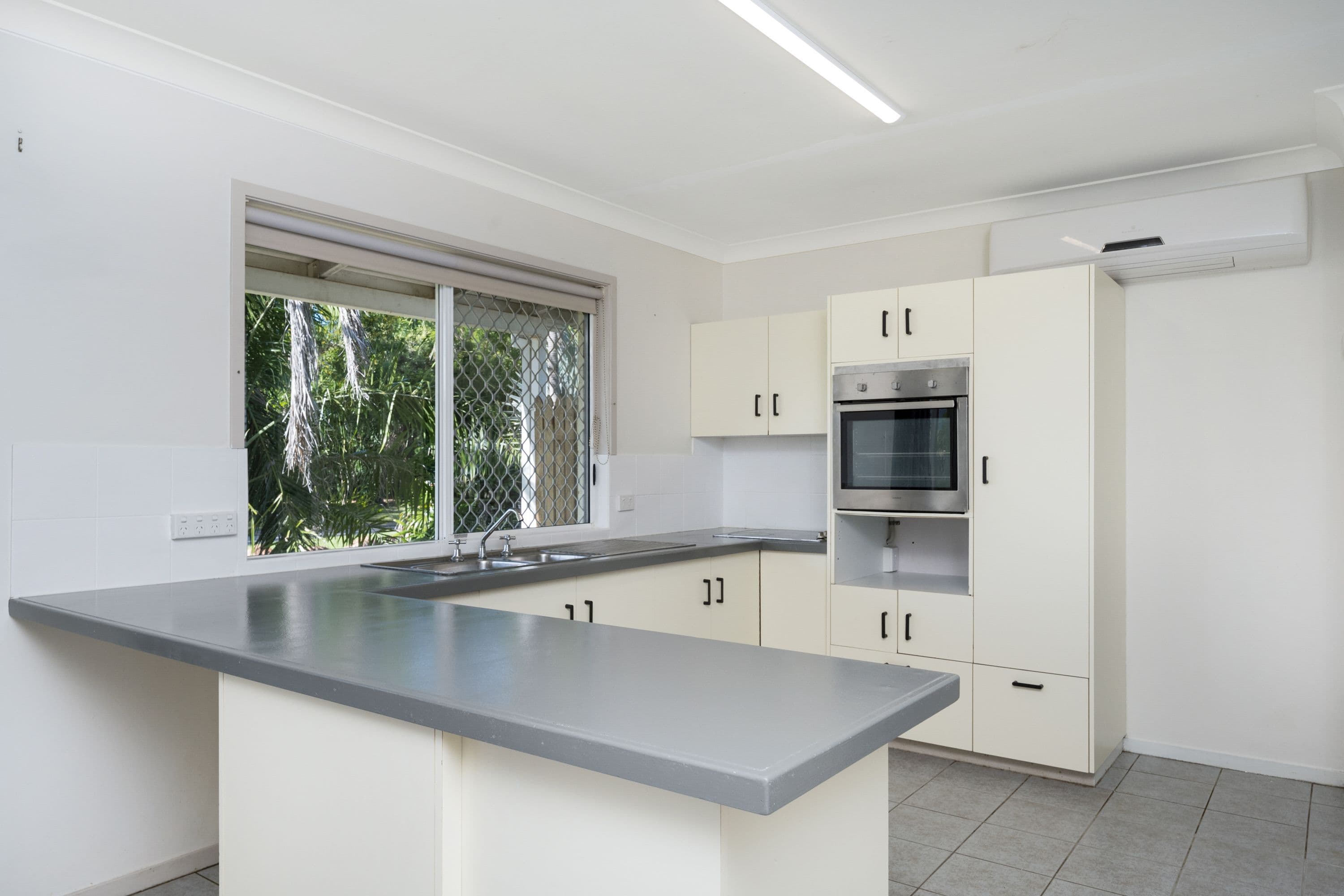 19 Gardiner Court, Kelso QLD 4815, Kelso - Thumbnail 4