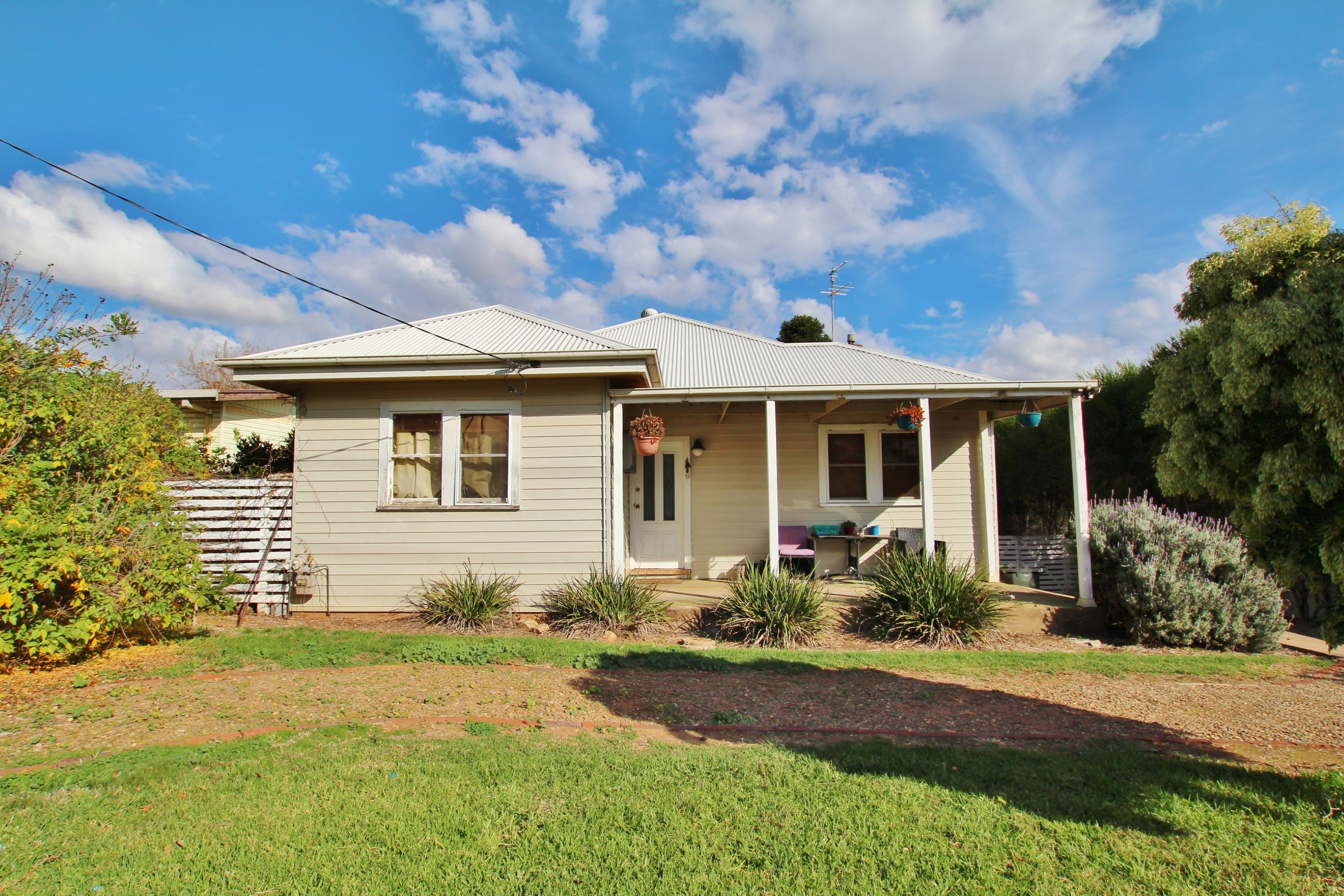 18 Brock Street, Young NSW 2594, Young - Image 1