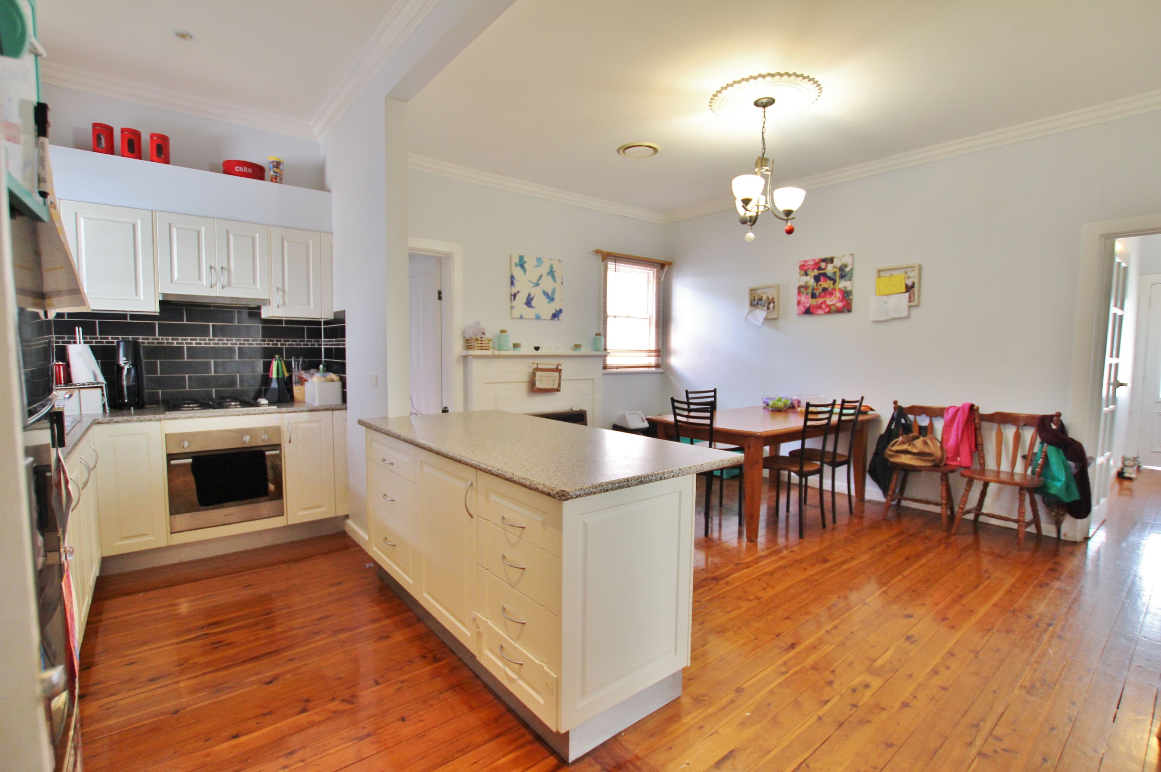 18 Brock Street, Young NSW 2594, Young - Thumbnail 5