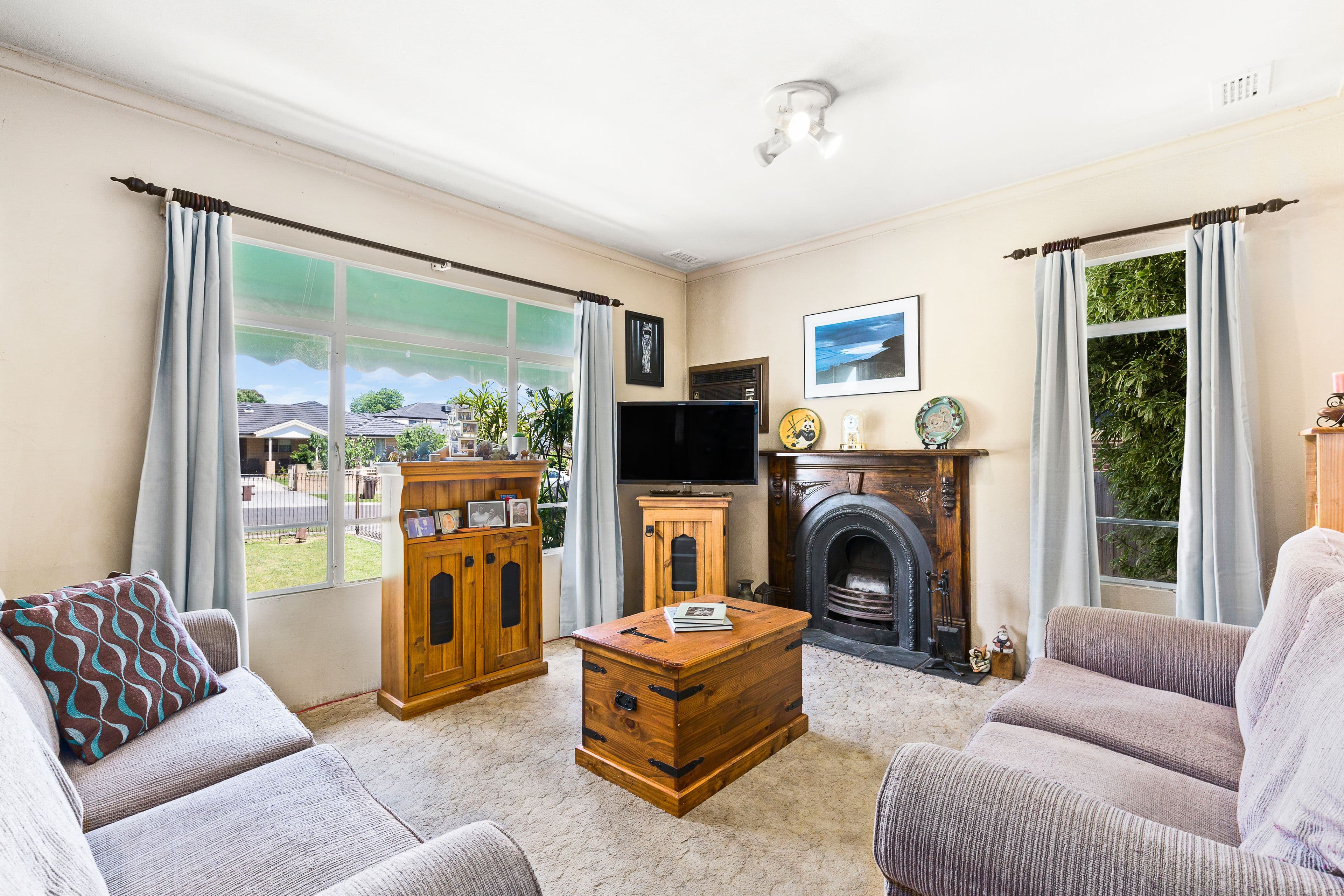 4 Carramar Street, Chadstone VIC 3148, Chadstone - Thumbnail 2