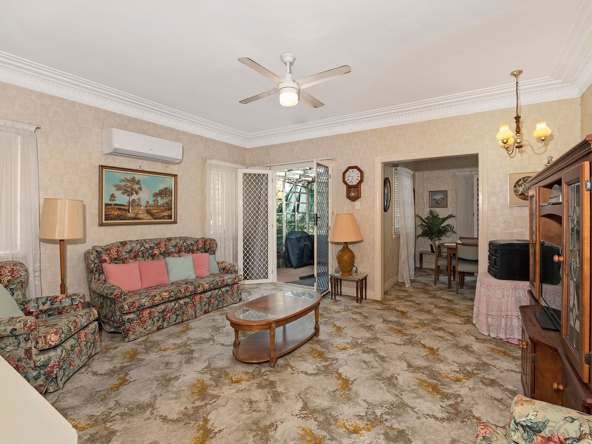 124 Nursery Road, Holland Park West QLD 4121, Holland Park West - Thumbnail 2