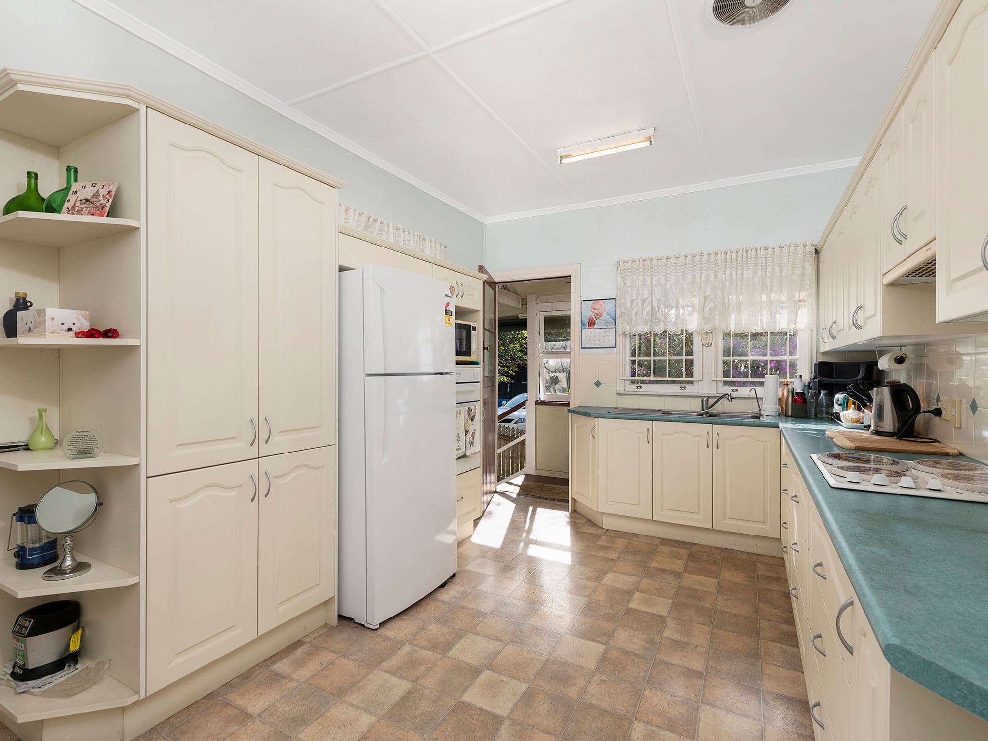 124 Nursery Road, Holland Park West QLD 4121, Holland Park West - Thumbnail 5