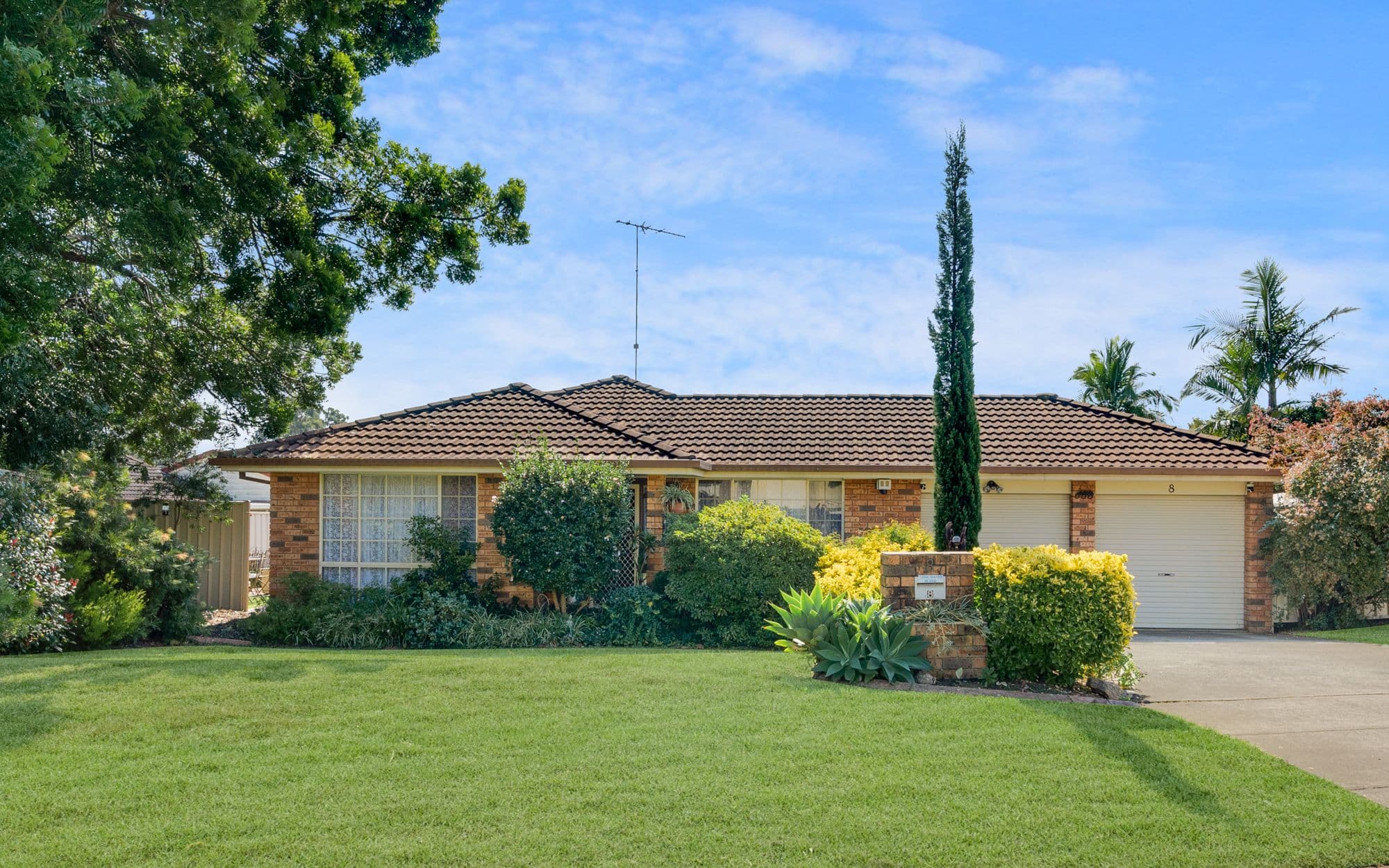 8 Mackillop Crescent, St Helens Park NSW 2560, St Helens Park - Image 1