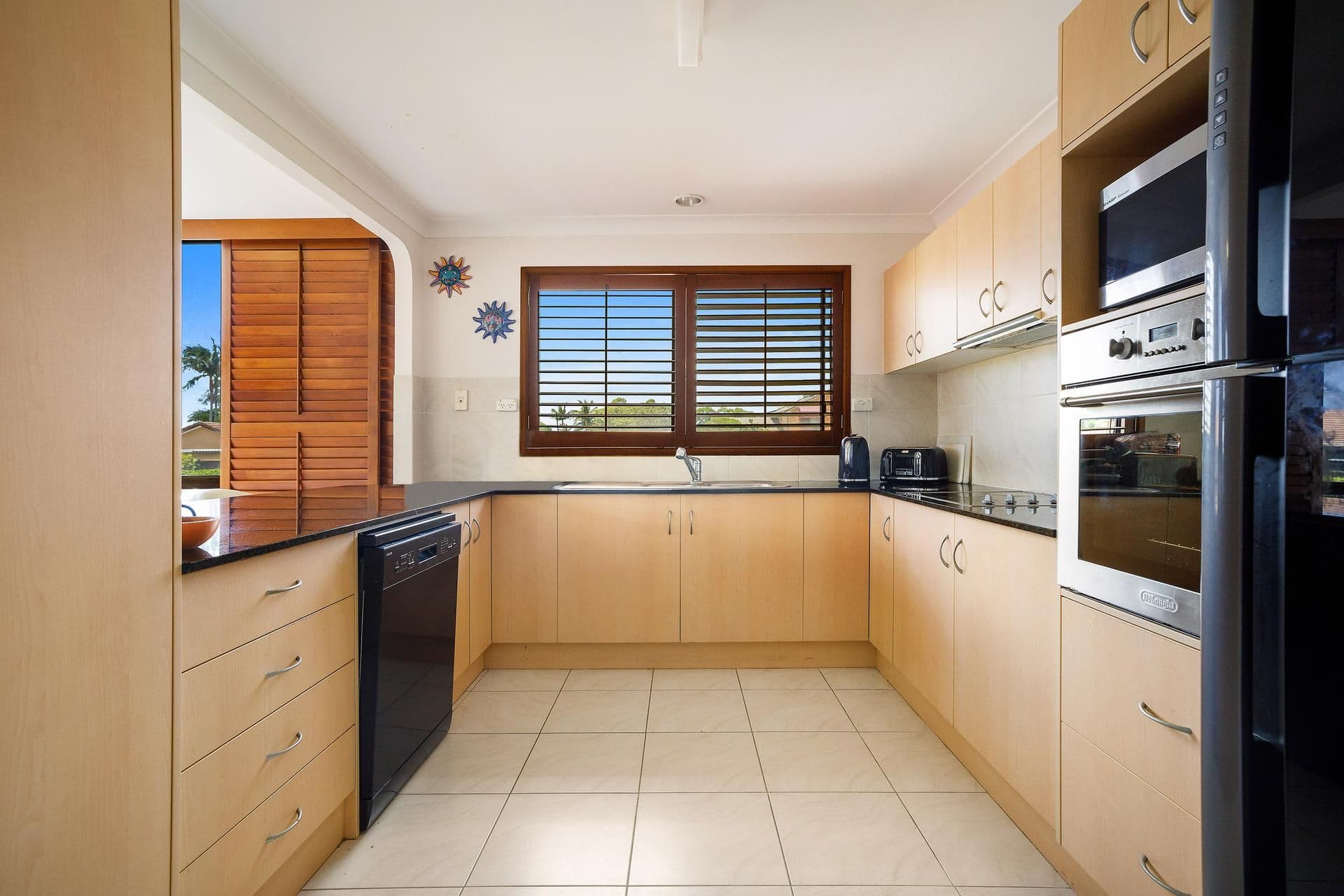 8 Penelope Court, Benowa QLD 4217, Benowa - Thumbnail 7