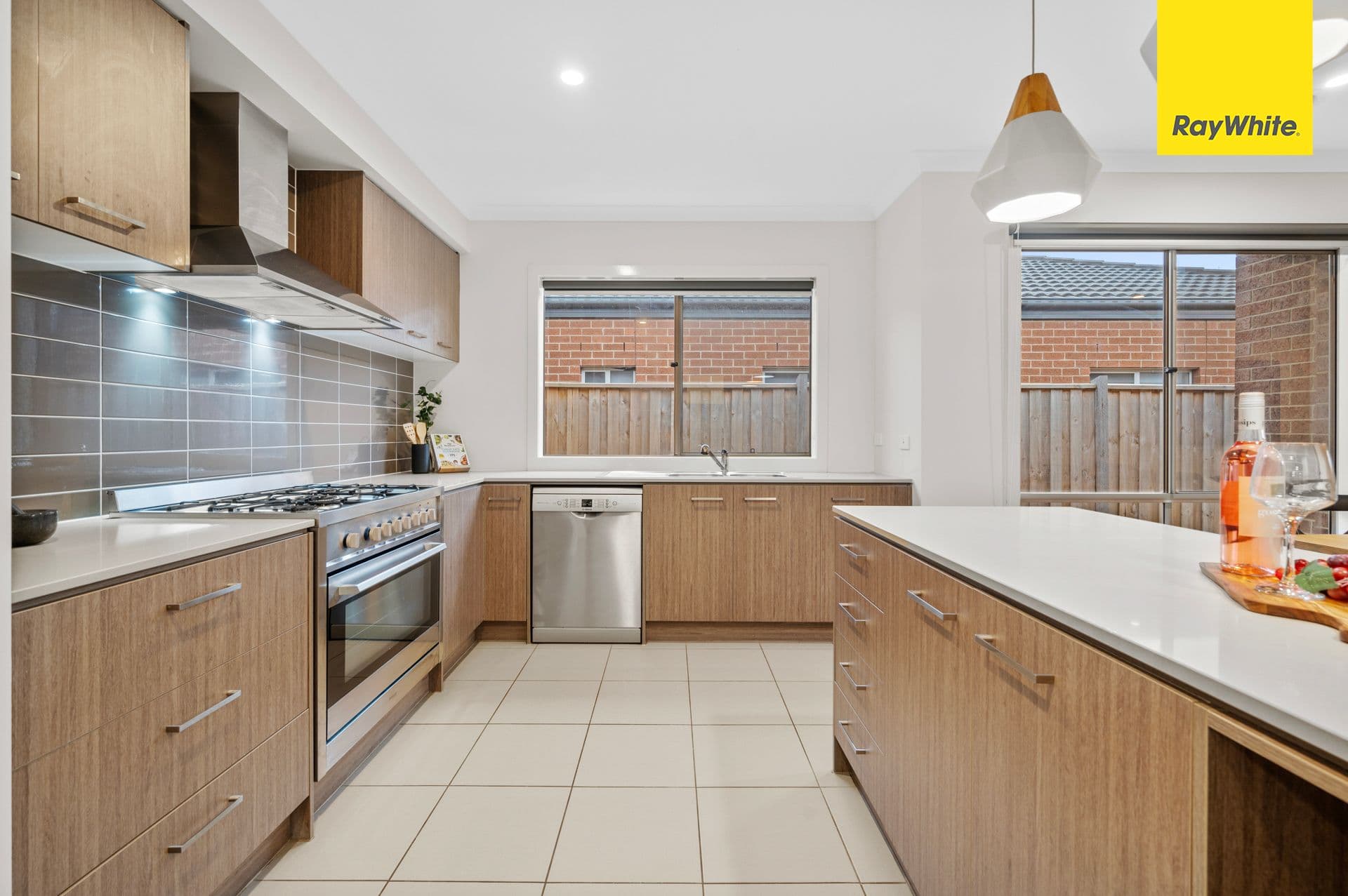 9 Morningside Drive, THORNHILL PARK VIC 3335, Thornhill Park - Thumbnail 2