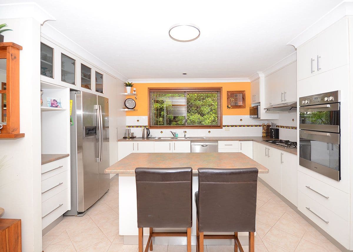 57 Oleander Avenue, KAWUNGAN QLD 4655, Kawungan - Thumbnail 3