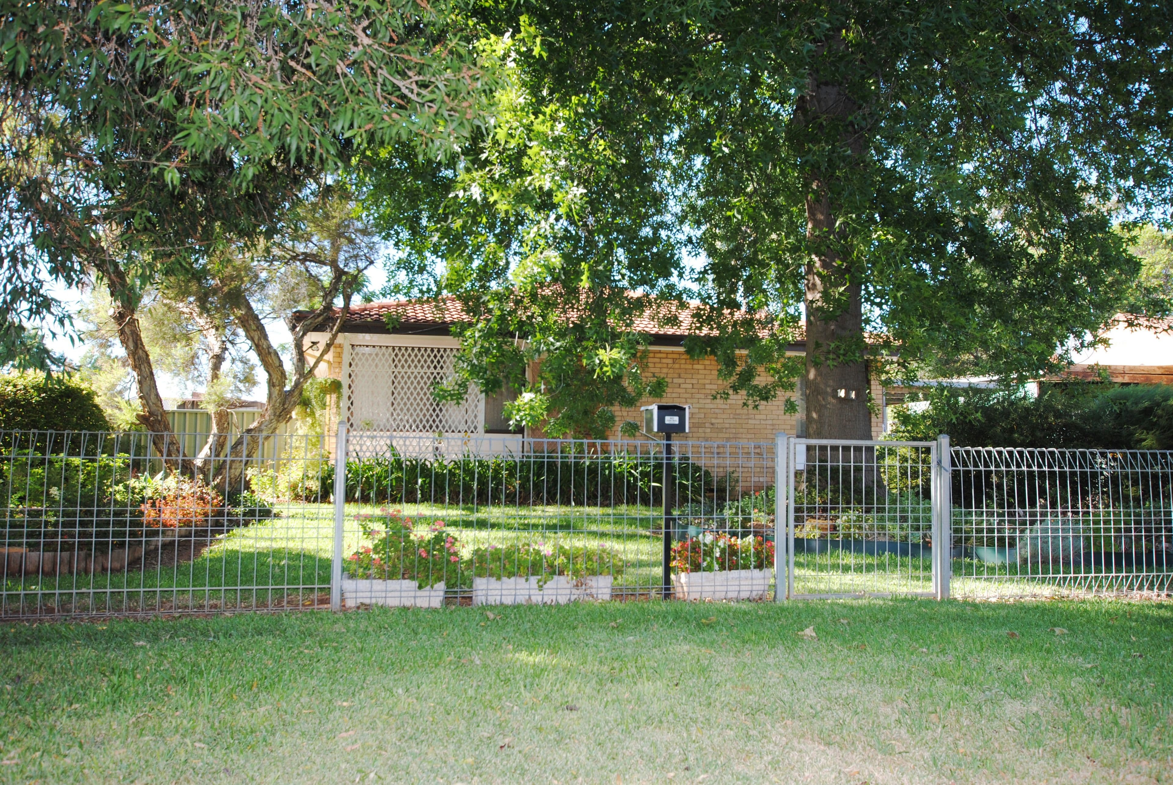 14 Parkinson Crescent, Griffith - Image 1