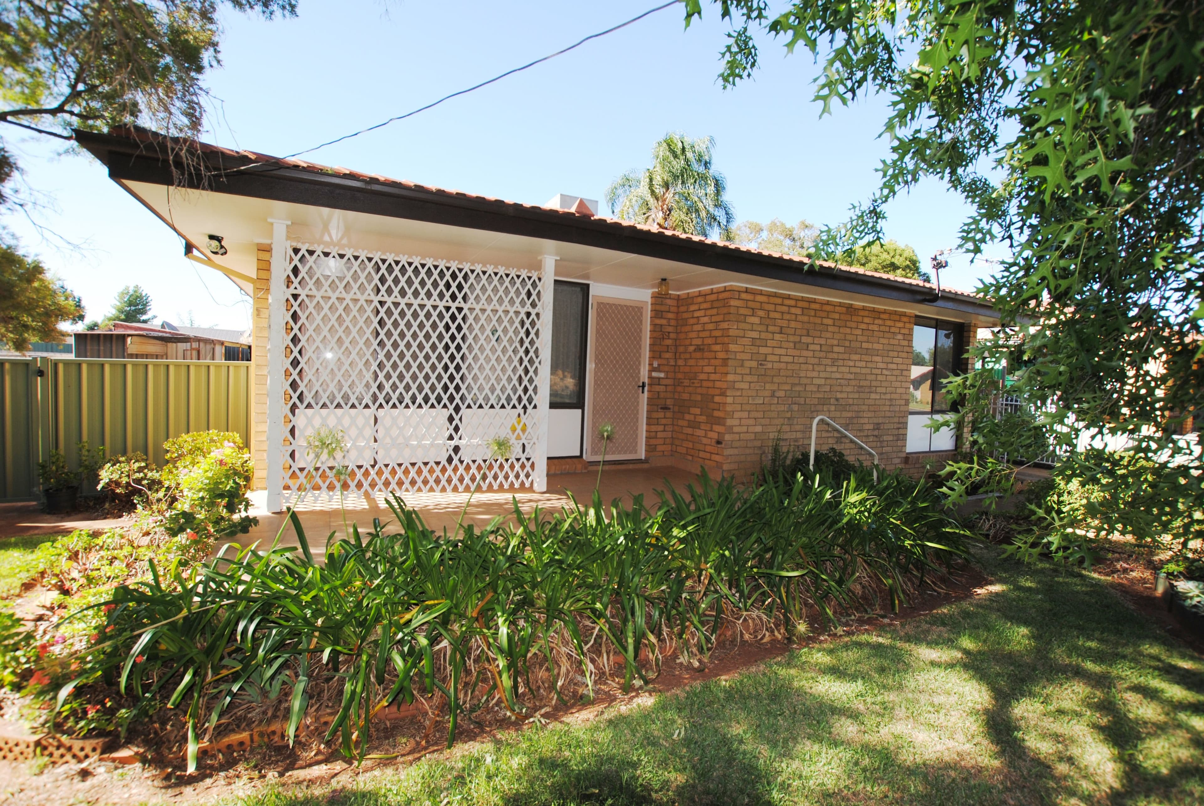 14 Parkinson Crescent, Griffith - Thumbnail 3