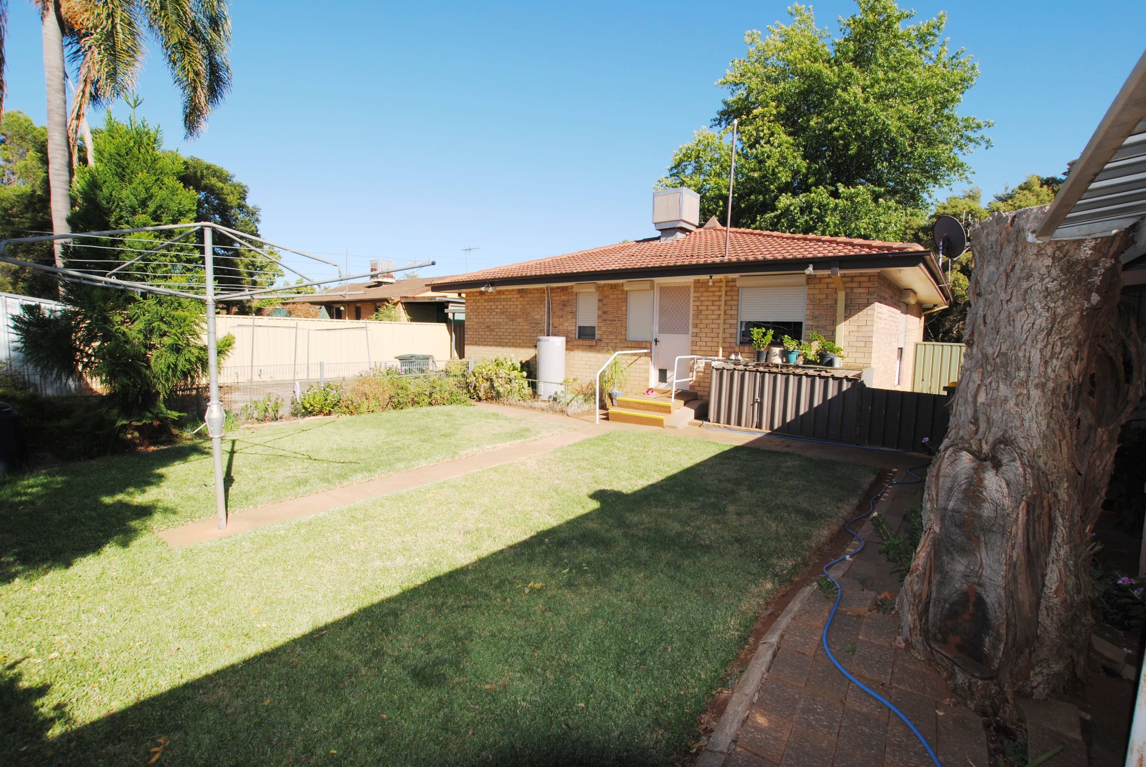 14 Parkinson Crescent, Griffith - Thumbnail 6