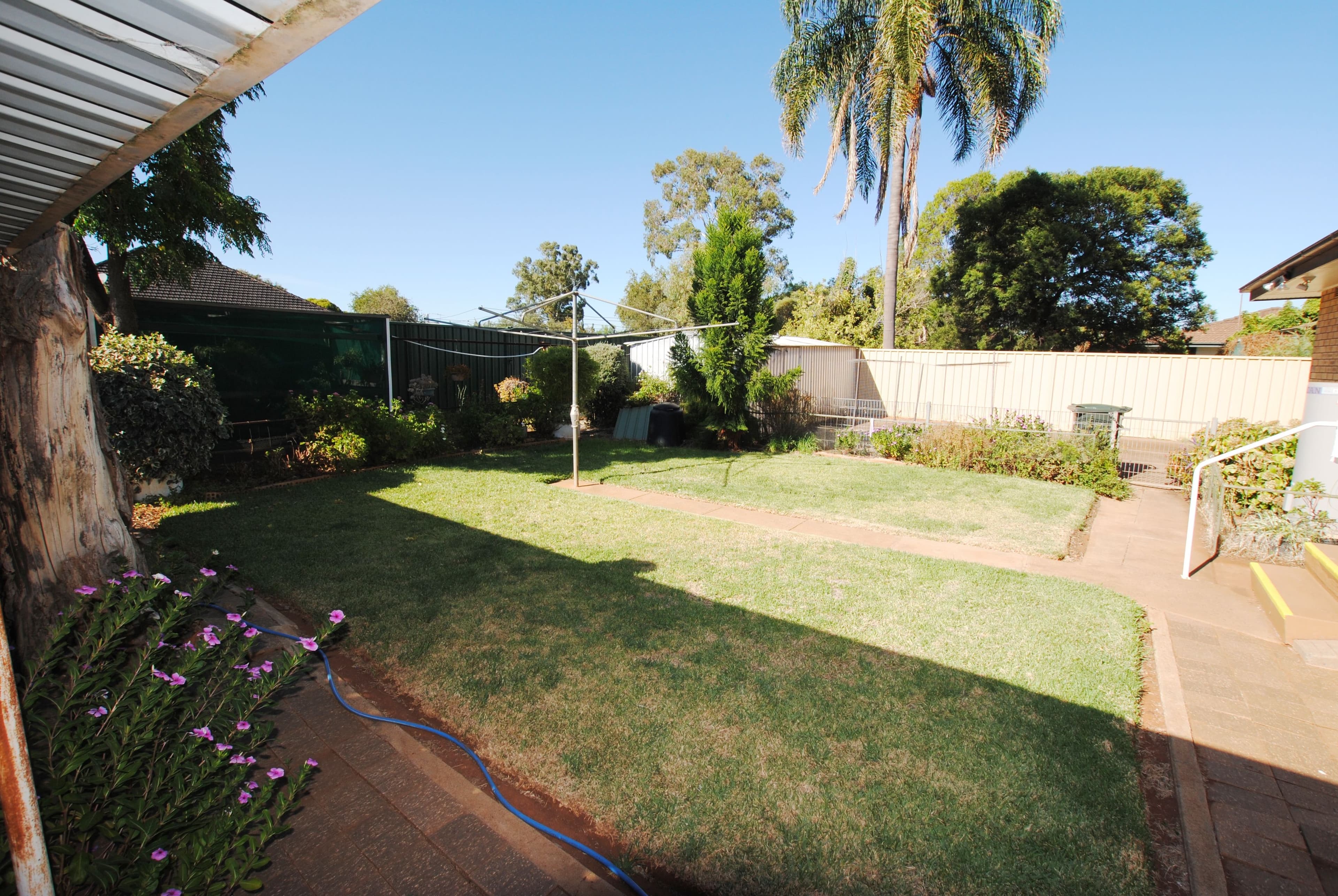 14 Parkinson Crescent, Griffith - Thumbnail 8