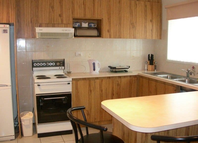17 Risson Street, MELTON SOUTH VIC 3338, Melton South - Thumbnail 2