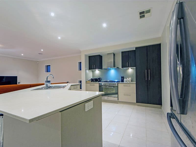28 Hanworth Avenue, Williams Landing VIC 3027, Williams Landing - Thumbnail 8