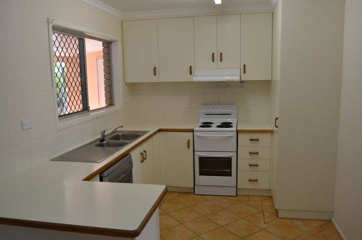 25 Anderson Street, Clinton QLD 4680, Clinton - Thumbnail 2