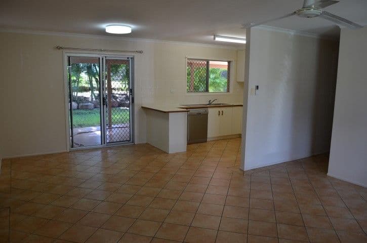 25 Anderson Street, Clinton QLD 4680, Clinton - Thumbnail 4