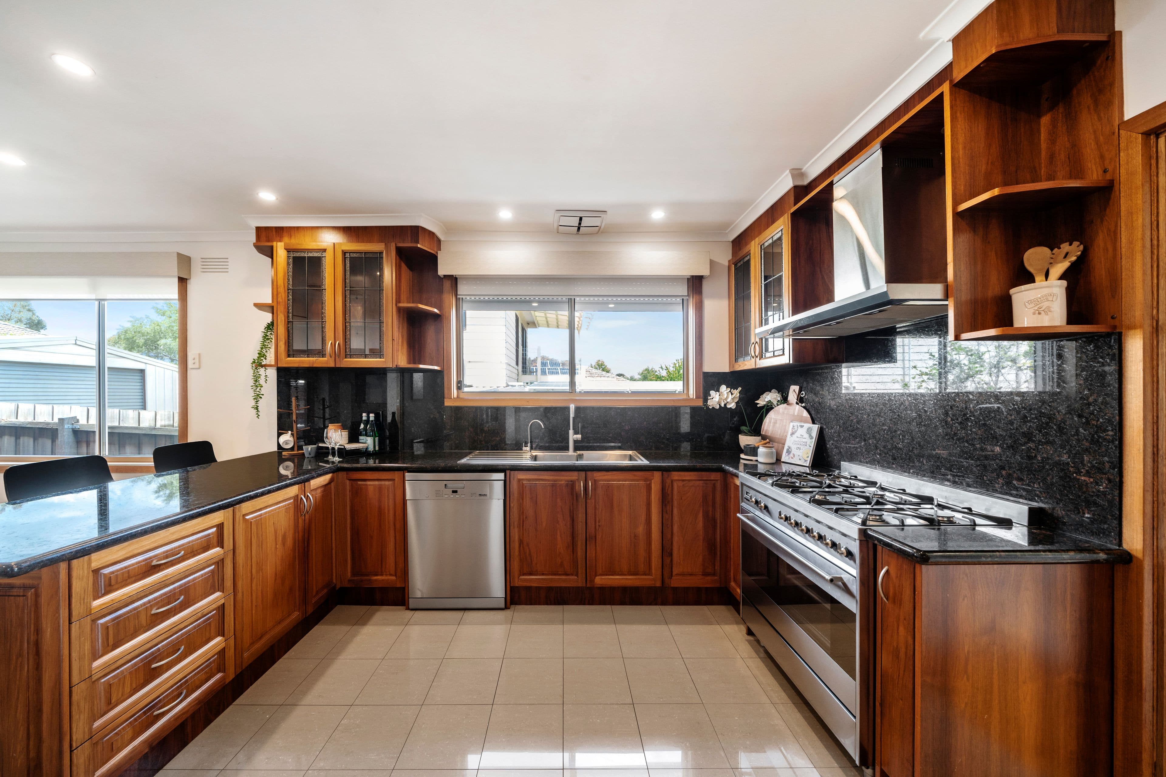 68 Redleap Avenue, Mill Park VIC 3082, Mill Park - Thumbnail 6