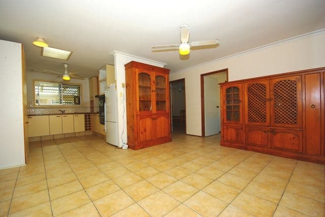 15 Adams Avenue, MIAMI QLD 4220, Miami - Thumbnail 6