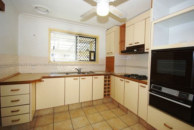 15 Adams Avenue, MIAMI QLD 4220, Miami - Thumbnail 7