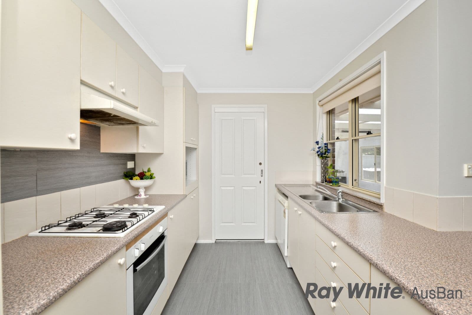 102 Evelyn Street, Macquarie Fields - Thumbnail 4