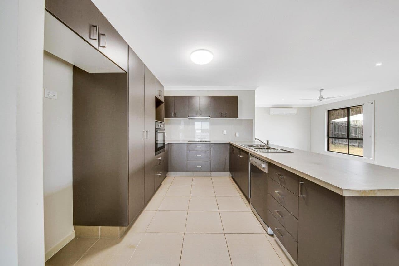 12 Iris Road, Kirkwood QLD 4680, Kirkwood - Thumbnail 2