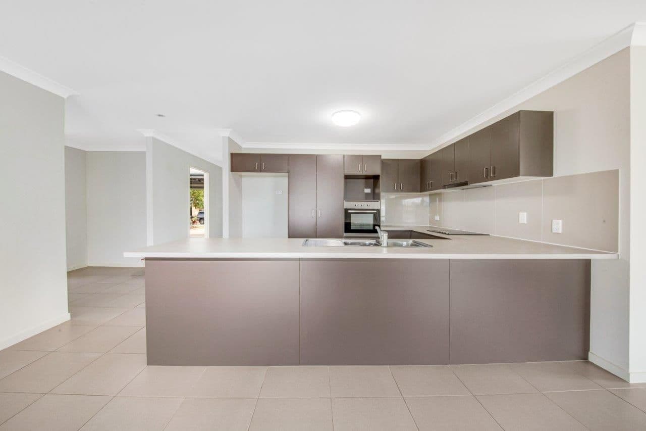 12 Iris Road, Kirkwood QLD 4680, Kirkwood - Thumbnail 4