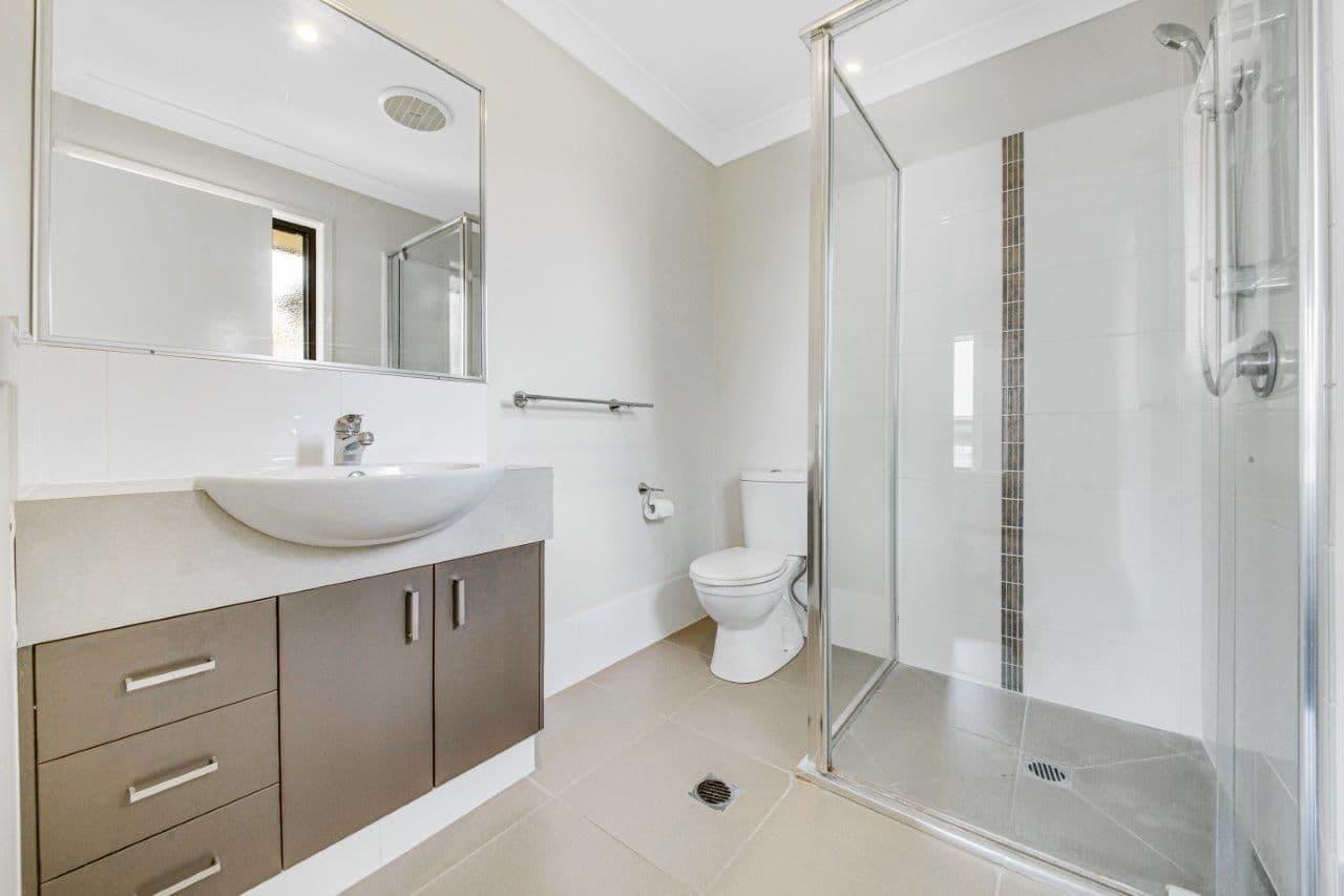 12 Iris Road, Kirkwood QLD 4680, Kirkwood - Thumbnail 7