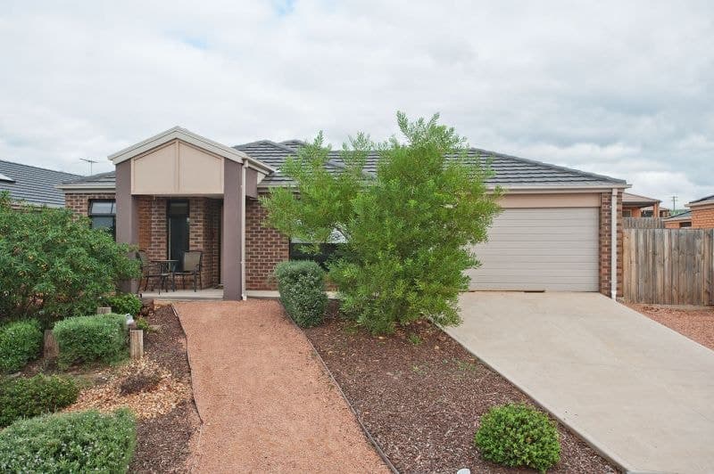 20 Dewar Crescent, Bacchus Marsh - Thumbnail 2