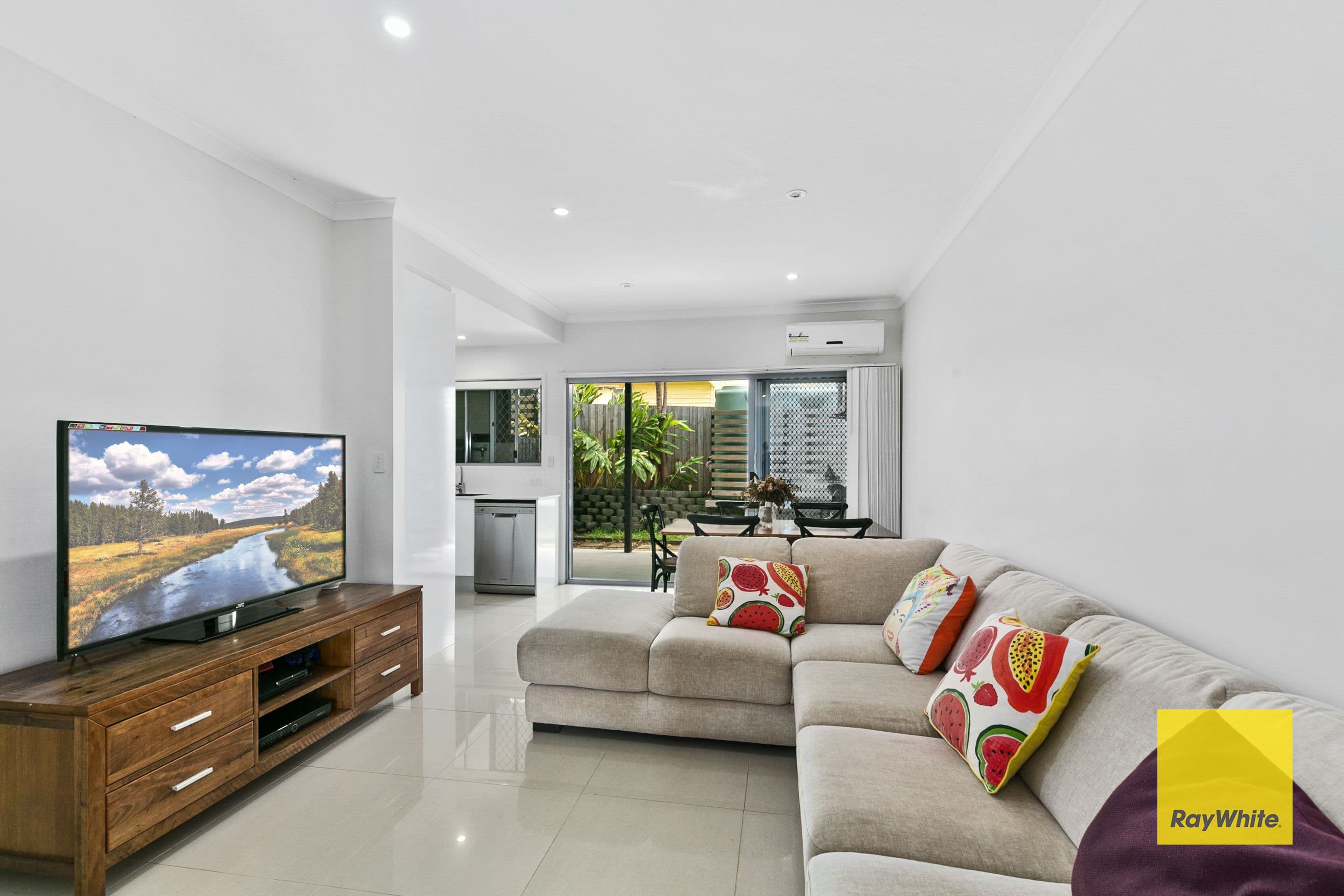 38 Booligal Street, Carina QLD 4152, Carina - Thumbnail 2