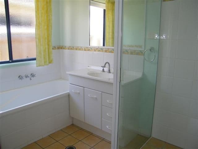25 Whitbread Road, GLADSTONE QLD 4680, Gladstone - Thumbnail 4