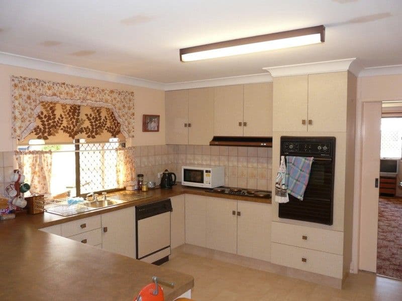 3 Fergusons Road, WESTBROOK QLD 4350, Westbrook - Thumbnail 2