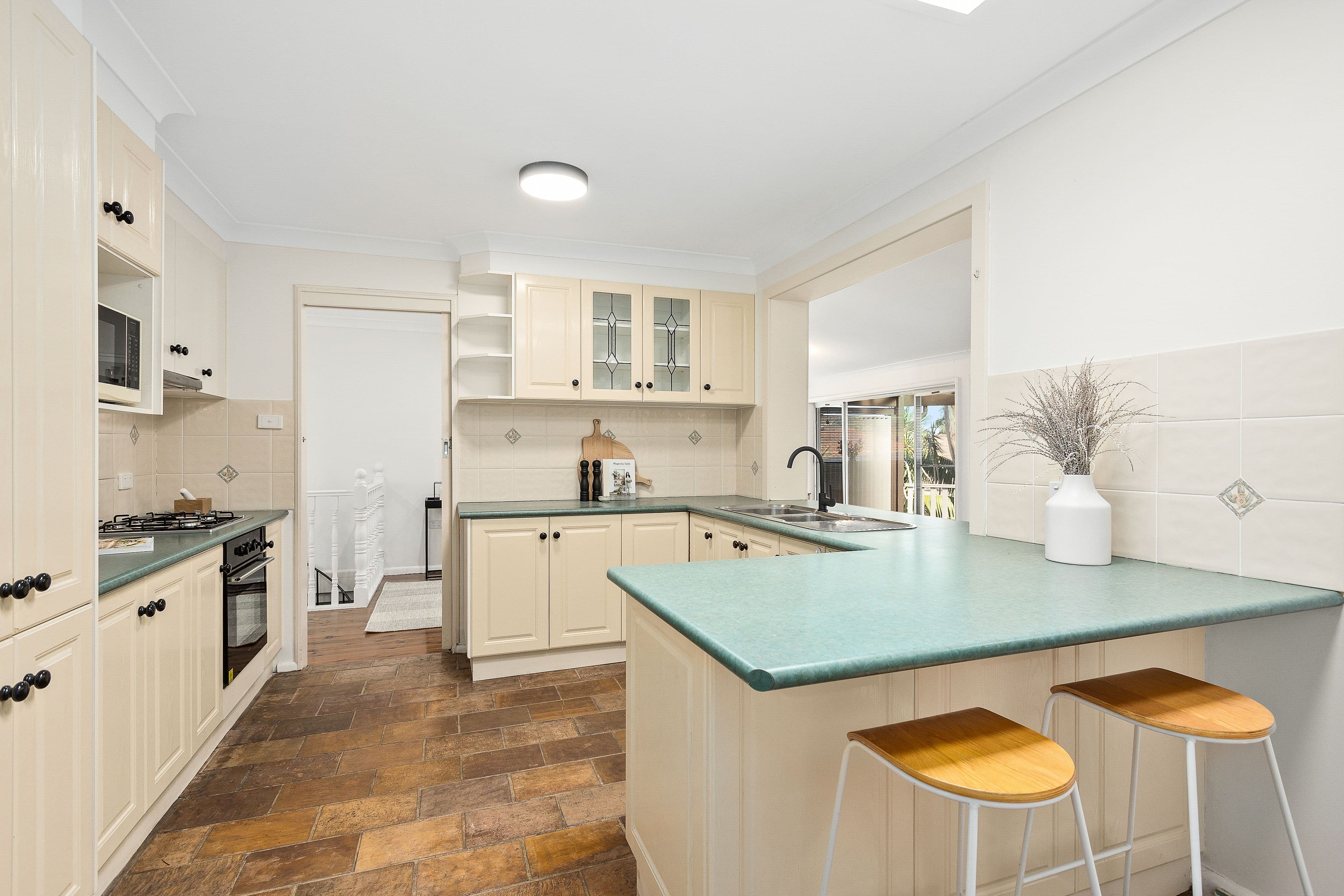 18 Loch Carron Avenue, Farmborough Heights NSW 2526, Farmborough Heights - Thumbnail 3