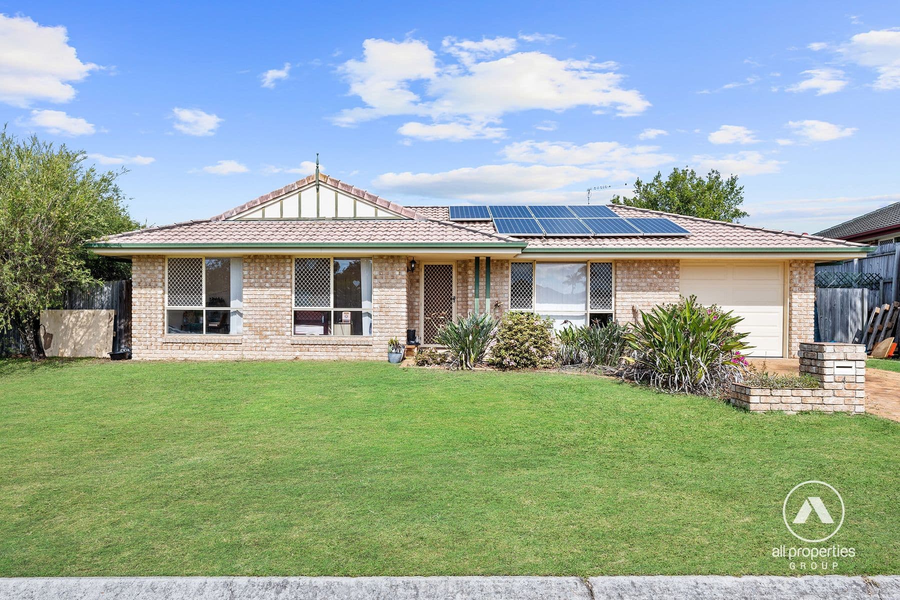 4 Taronga Court, Heritage Park QLD 4118, Heritage Park - Image 1