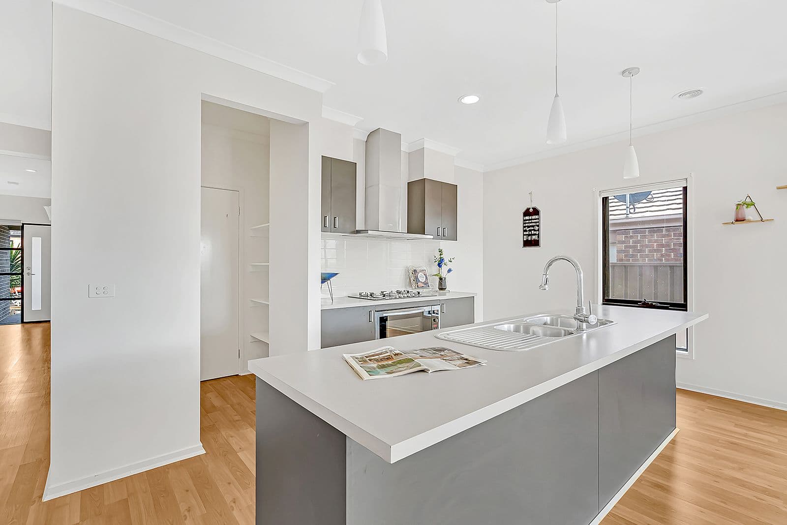 13 Pearl Drive, Craigieburn VIC 3064, Craigieburn - Thumbnail 3
