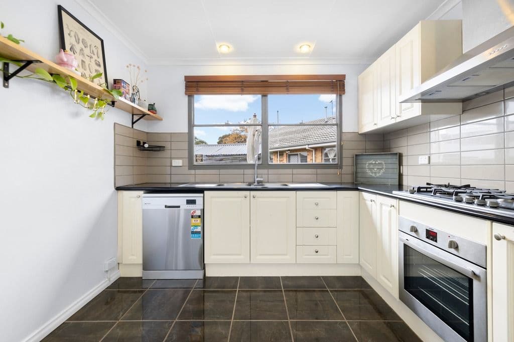 12 Golden Avenue, Werribee VIC 3030, Werribee - Thumbnail 6