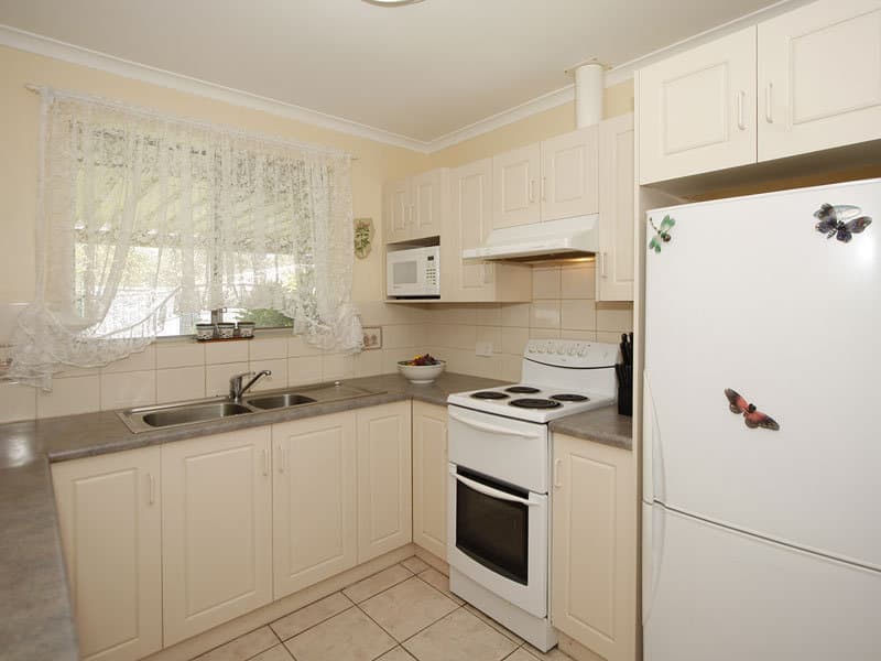 14 Weaver Avenue, Morphett Vale - Thumbnail 2