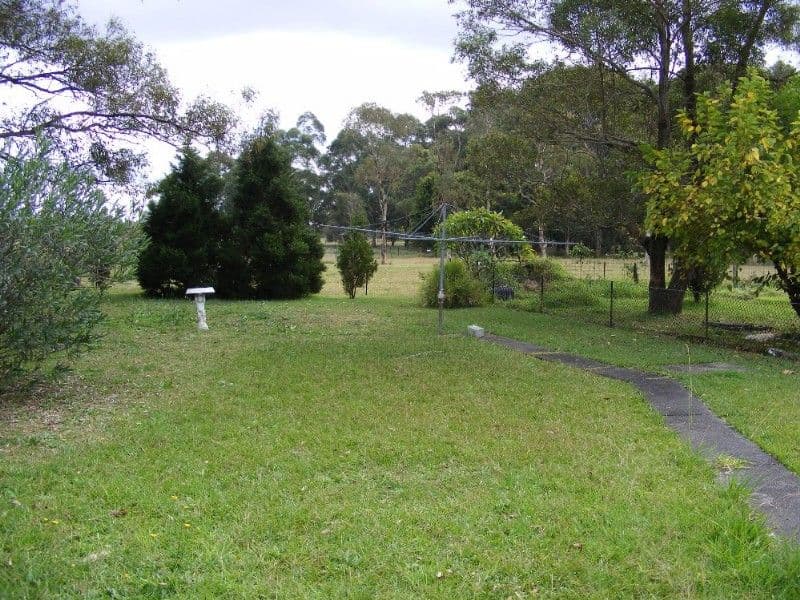 37 Geoffrey Road, CHITTAWAY POINT NSW 2261, Chittaway Point - Thumbnail 2