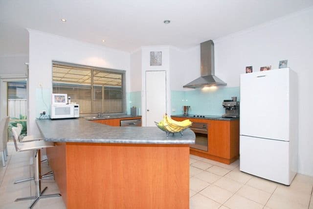 12 Woodhall Place, TARNEIT VIC 3029, Tarneit - Thumbnail 4