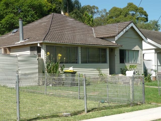 8 Laurel Street, Carramar NSW 2163, Carramar - Thumbnail 2