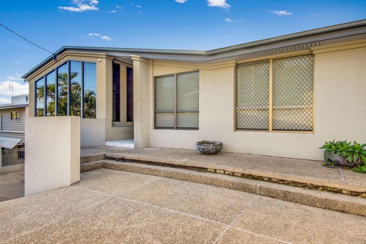 32 Eden Street, Gladstone Central QLD 4680, Gladstone Central - Thumbnail 3