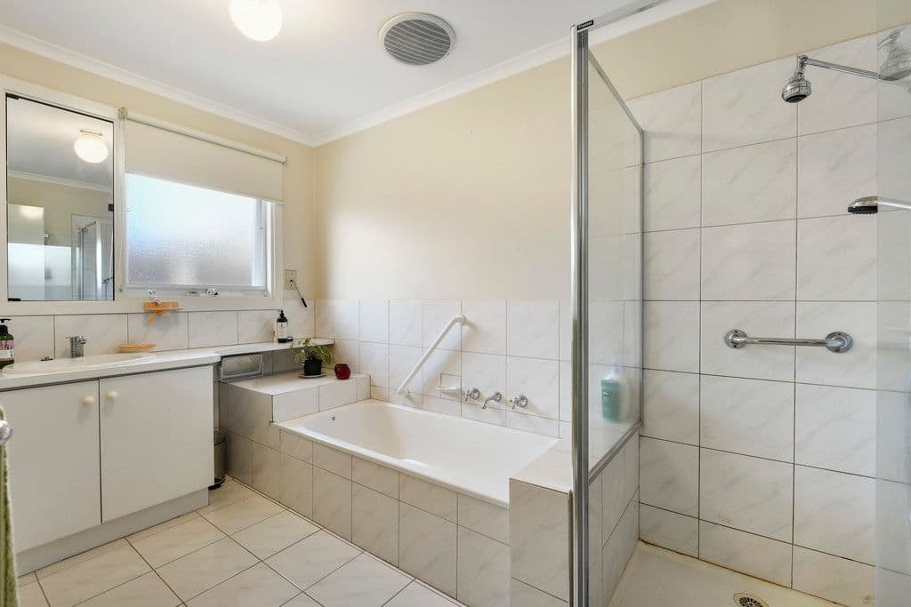 6 Gowrie Street, Bentleigh East VIC 3165, Bentleigh East - Thumbnail 8