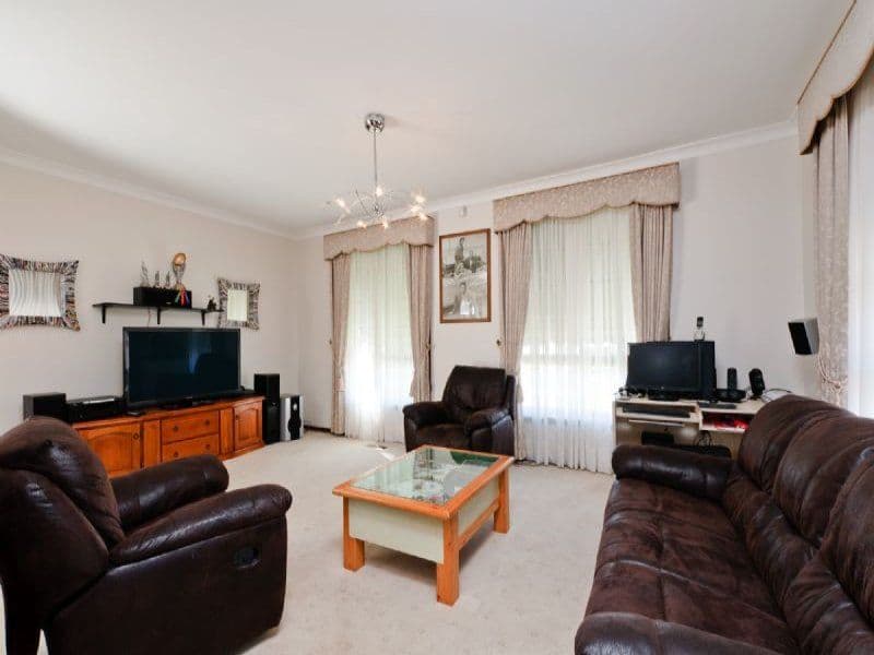13 Pines Way, CRAIGIEBURN VIC 3064, Craigieburn - Thumbnail 2