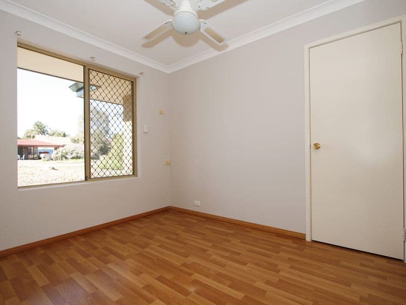 10  Casma Grove, BALLAJURA WA 6066, Ballajura - Thumbnail 4