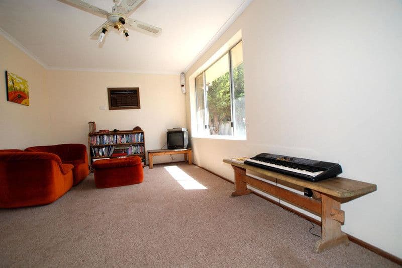 38 Stirling Crescent, ALDINGA BEACH SA 5173, Aldinga Beach - Thumbnail 2