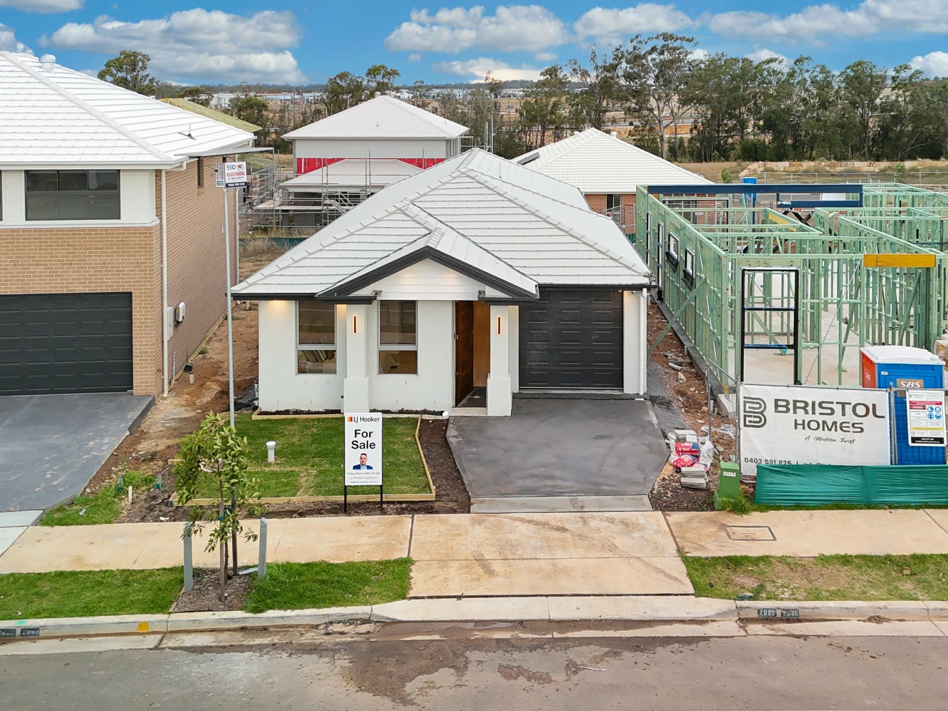 74 BRABHAM DRIVE Oran Park NSW, Oran Park - Thumbnail 2