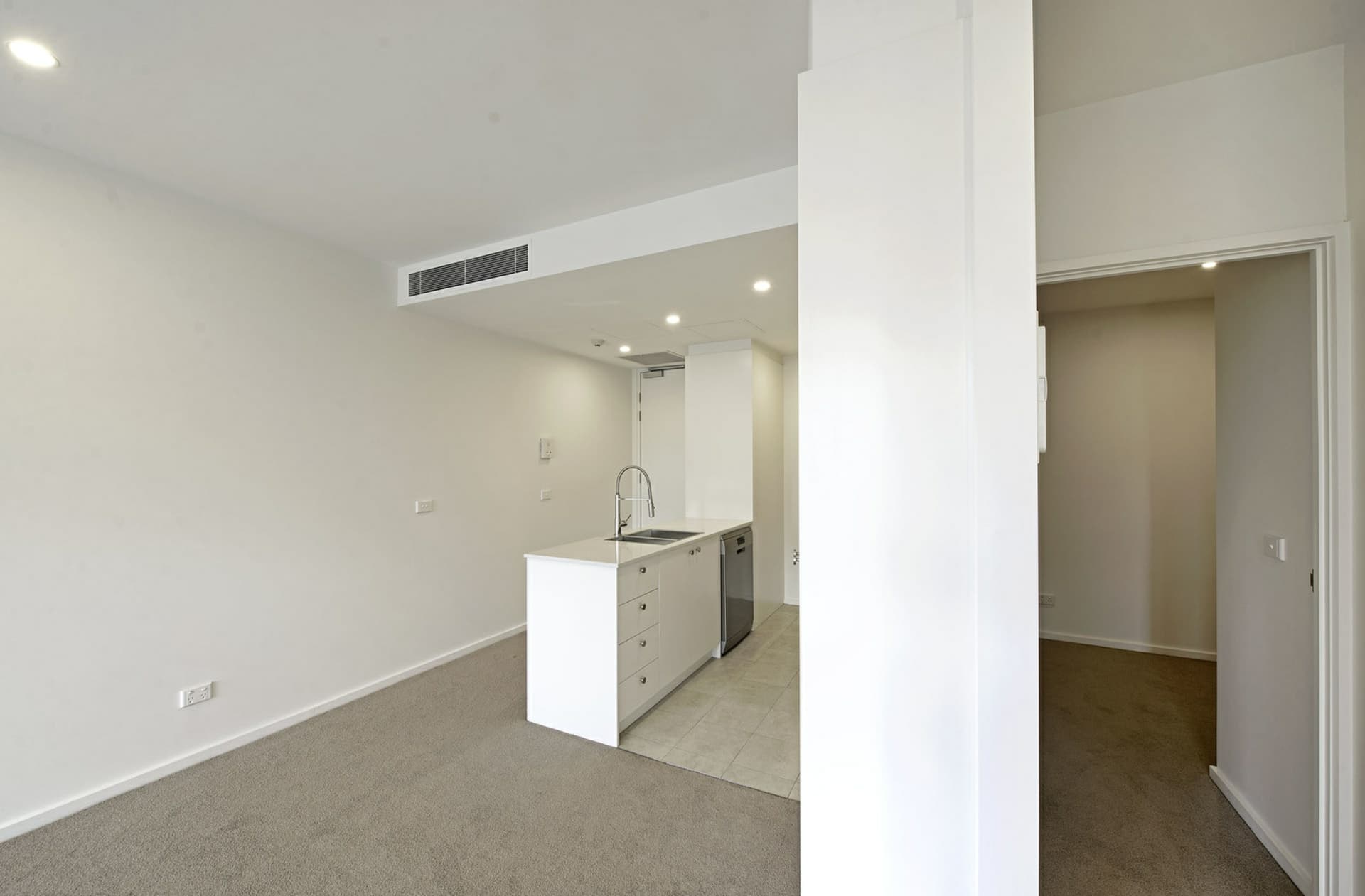 61/5 Hely Street, Griffith, Griffith - Thumbnail 3