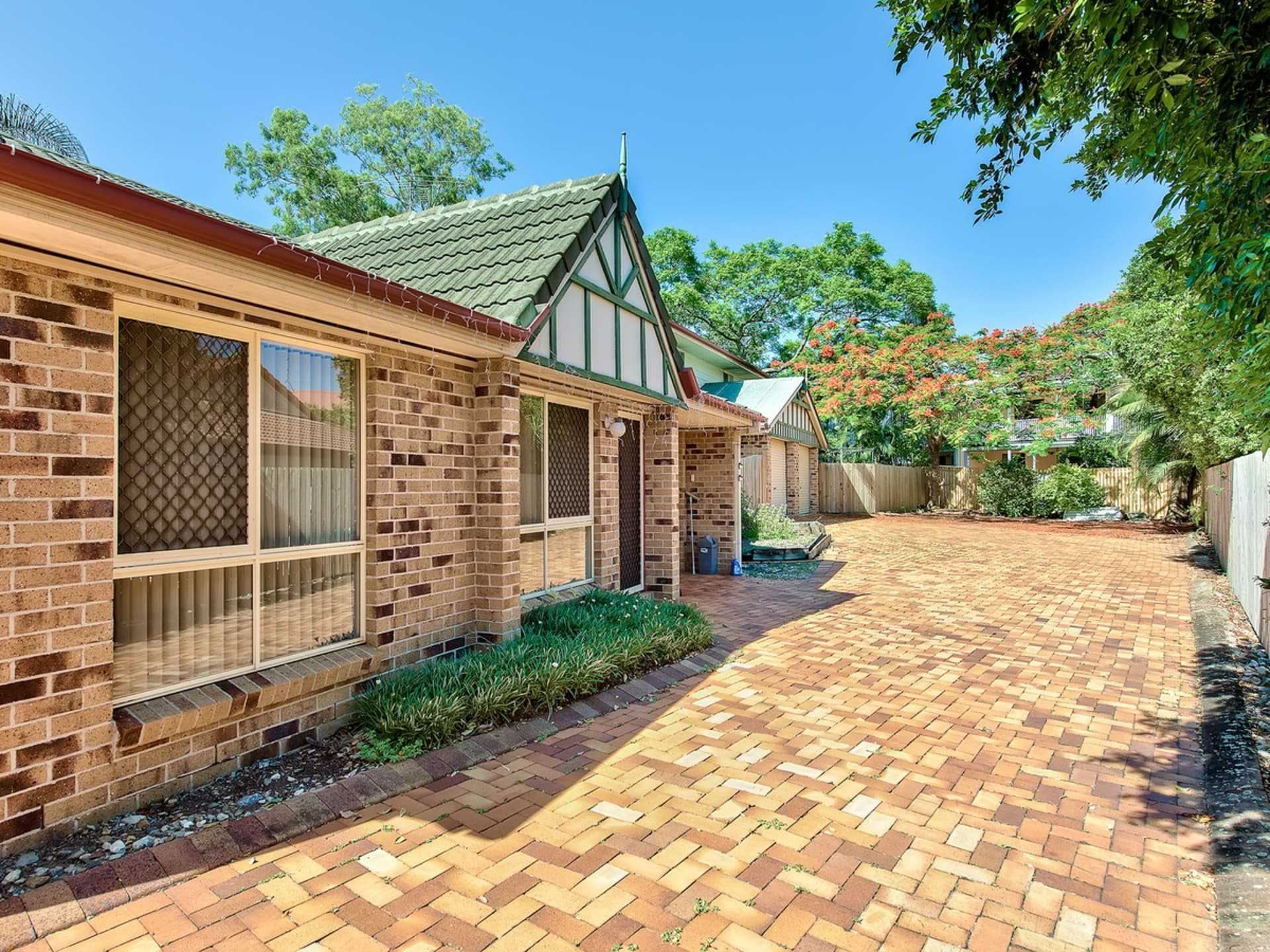 2/10 Bermingham Street, Alderley, Alderley - Image 1